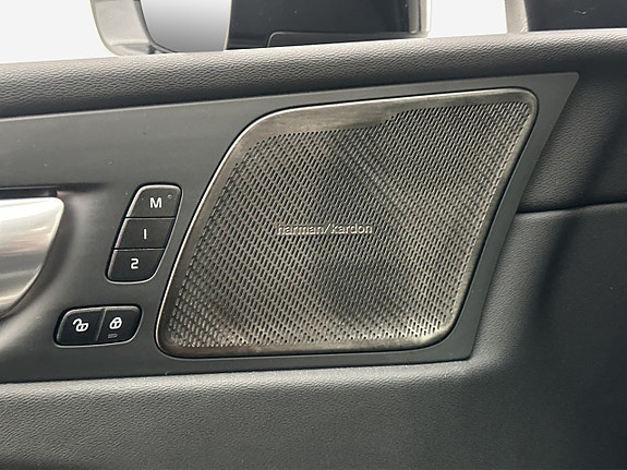 Volvo XC60 18 of 30