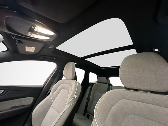 Volvo XC60 16 of 30