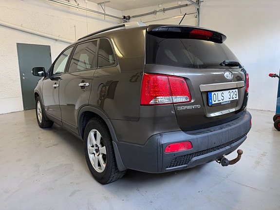 Kia Sorento 3 of 15