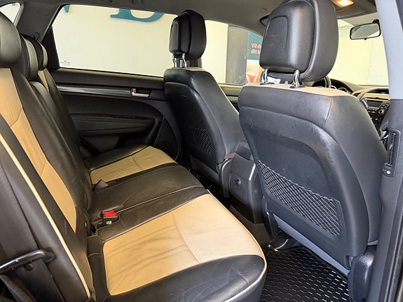 Kia Sorento 9 of 15