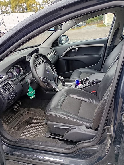 Volvo V70 5 of 7