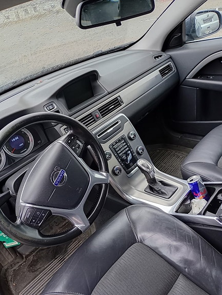 Volvo V70 4 of 7