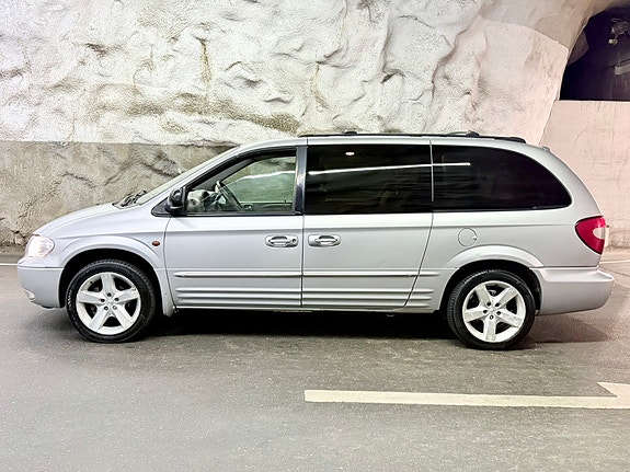 Chrysler Grand Voyager 2 of 10