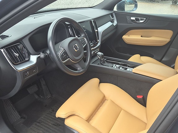 Volvo XC60 2 of 3