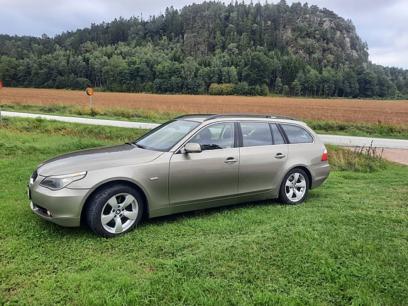 BMW 525i 2 of 4