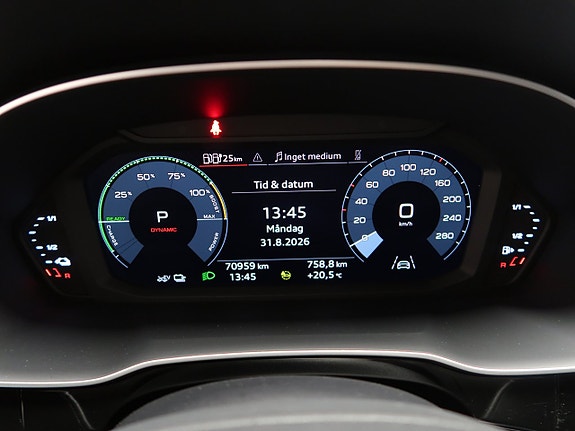 Audi Q3 22 of 30