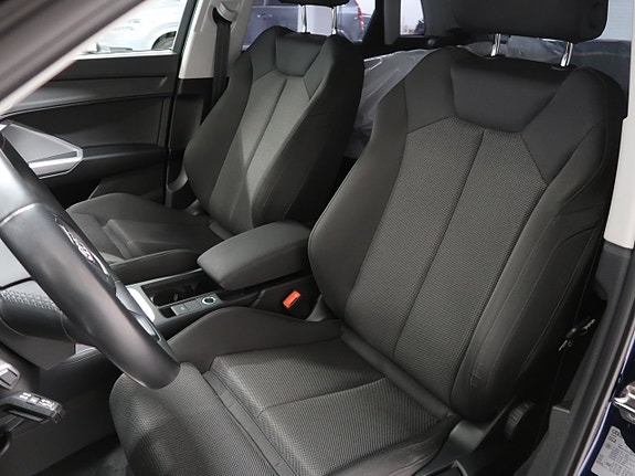 Audi Q3 18 of 30