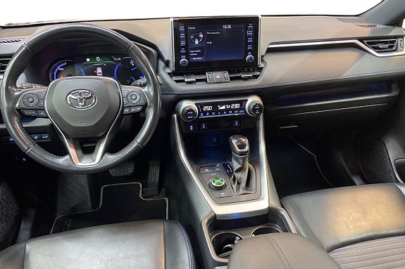 Toyota RAV4 10 of 21