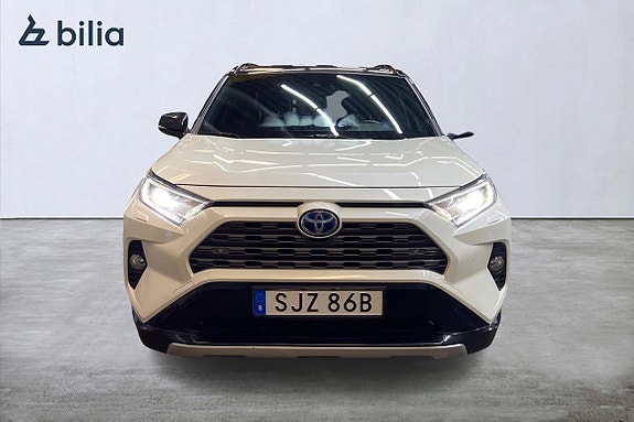 Toyota RAV4 6 of 21
