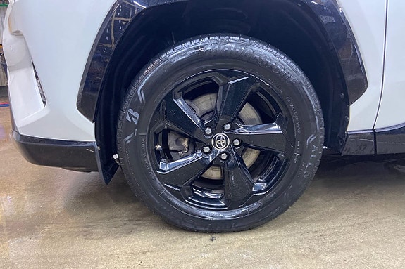 Toyota RAV4 17 of 21