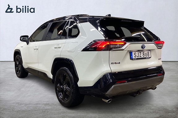 Toyota RAV4 2 of 21