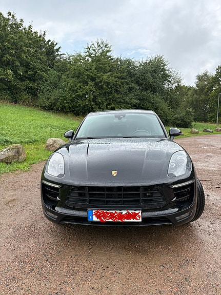 Porsche Macan GTS 3 of 5
