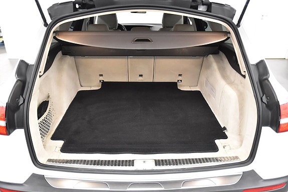 Mercedes-Benz E220 28 of 28