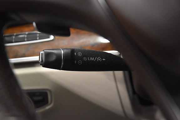Mercedes-Benz E220 12 of 28