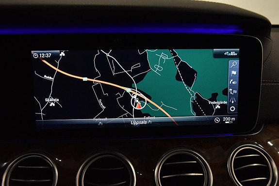 Mercedes-Benz E220 21 of 28