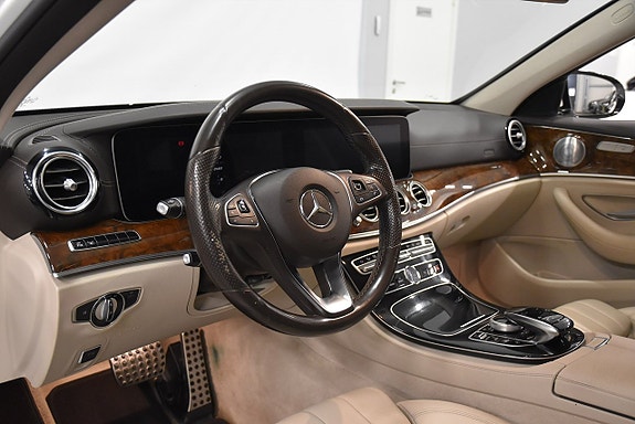 Mercedes-Benz E220 9 of 28