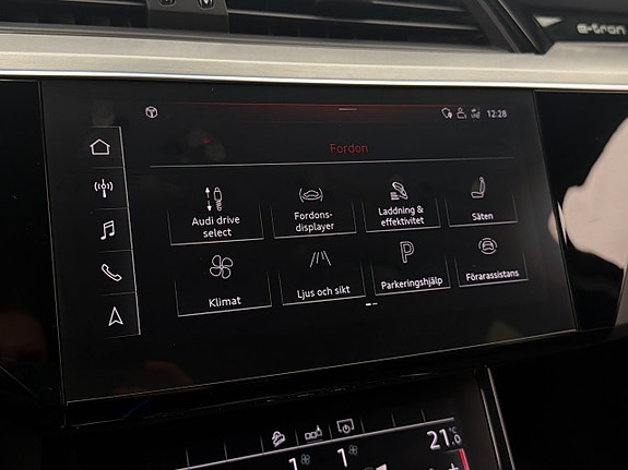 Audi e-tron 26 of 30