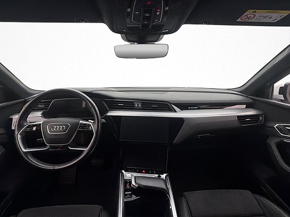 Audi e-tron 14 of 30