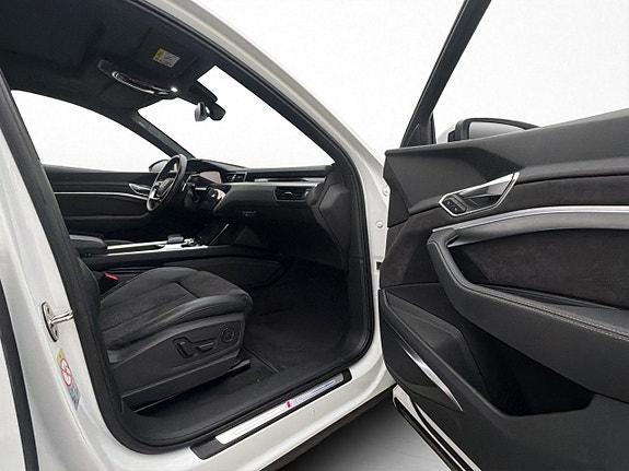 Audi e-tron 30 of 30