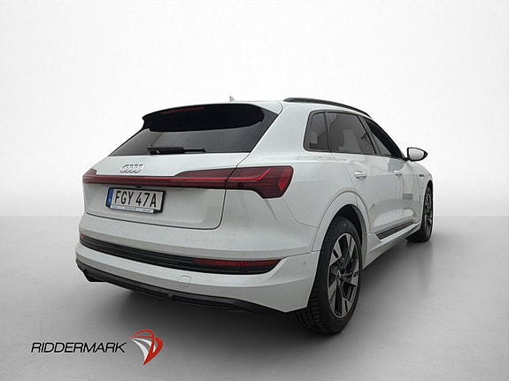 Audi e-tron 8 of 30