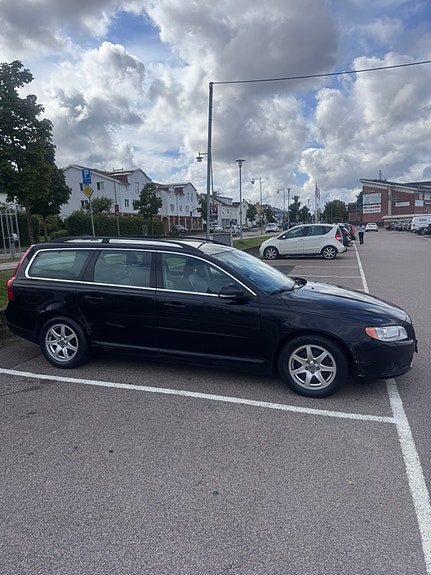 Volvo V70 3 of 13