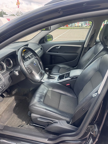 Volvo V70 13 of 13