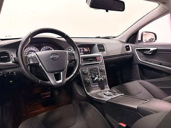 Volvo V60 22 of 26