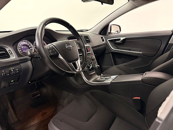 Volvo V60 8 of 26