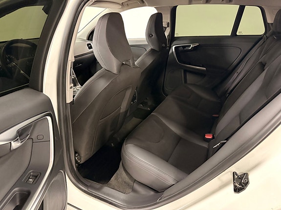 Volvo V60 11 of 26