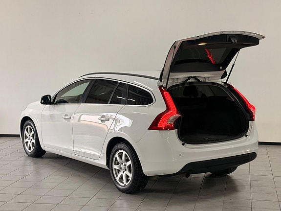 Volvo V60 6 of 26