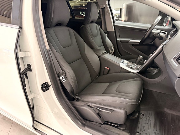 Volvo V60 21 of 26