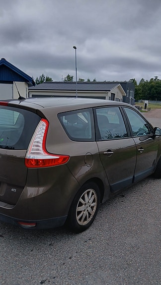 Renault Grand Scenic III 13 of 15