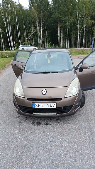 Renault Grand Scenic III 2 of 15