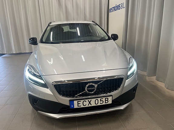 Volvo V40 Cross Country 3 of 19