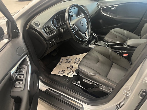 Volvo V40 Cross Country 11 of 19