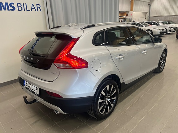 Volvo V40 Cross Country 7 of 19