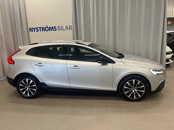 Volvo V40 Cross Country 5 of 19
