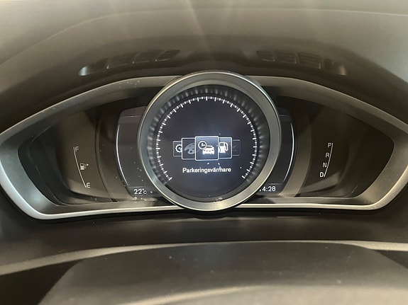 Volvo V40 Cross Country 13 of 19