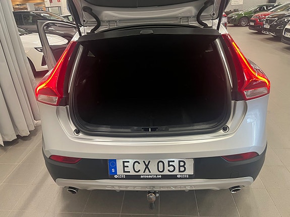 Volvo V40 Cross Country 10 of 19