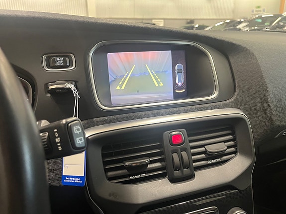Volvo V40 Cross Country 15 of 19
