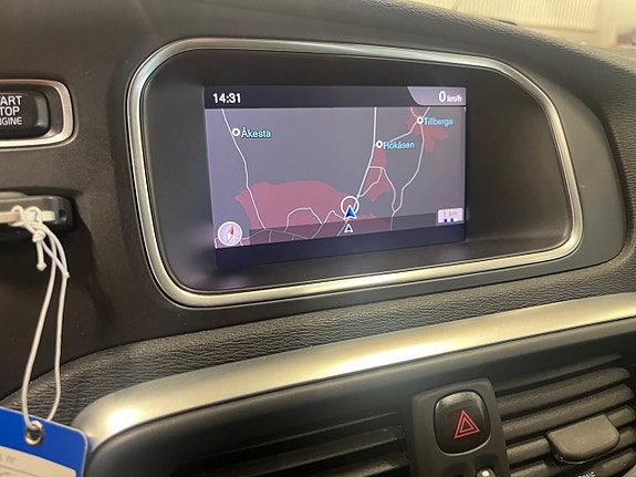 Volvo V40 Cross Country 18 of 19