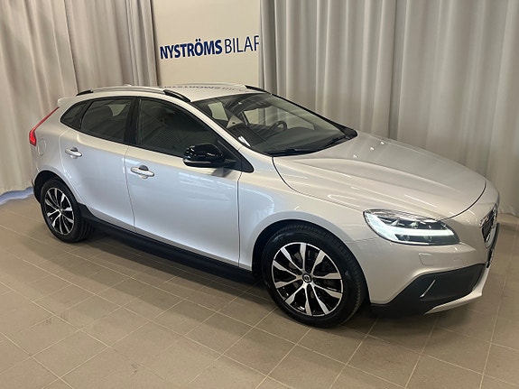 Volvo V40 Cross Country 4 of 19