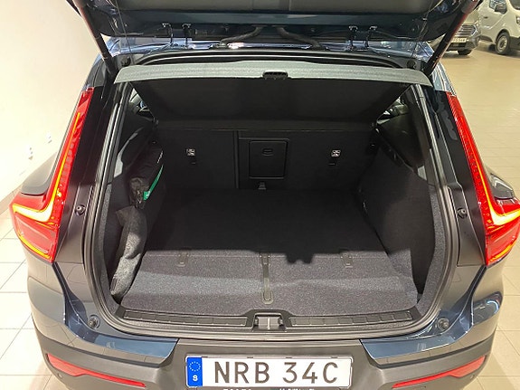 Volvo EX40 8 of 25