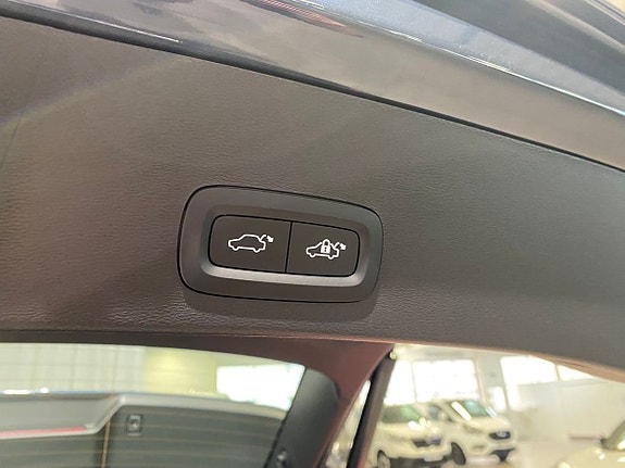 Volvo EX40 9 of 25