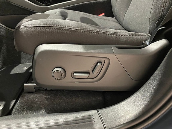 Volvo EX40 19 of 25