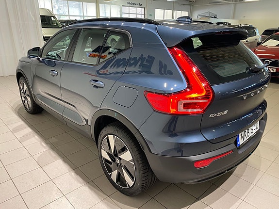 Volvo EX40 7 of 25