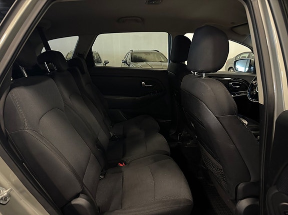 Kia Carens 17 of 22