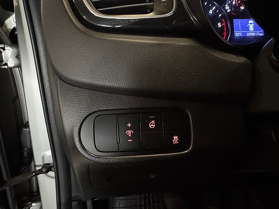 Kia Carens 11 of 22