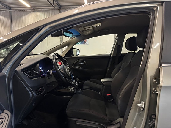 Kia Carens 10 of 22