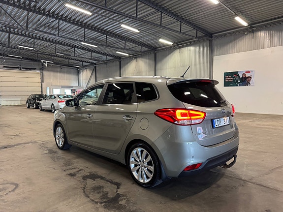 Kia Carens 7 of 22